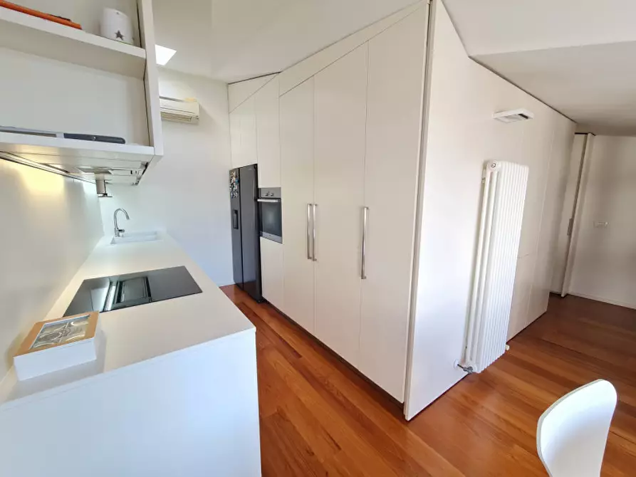 Immagine 39 di Attico in vendita  in via Alessandro Volta a Abano Terme