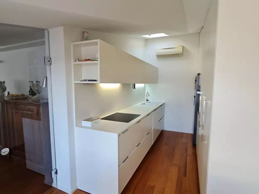 Immagine 40 di Attico in vendita  in via Alessandro Volta a Abano Terme