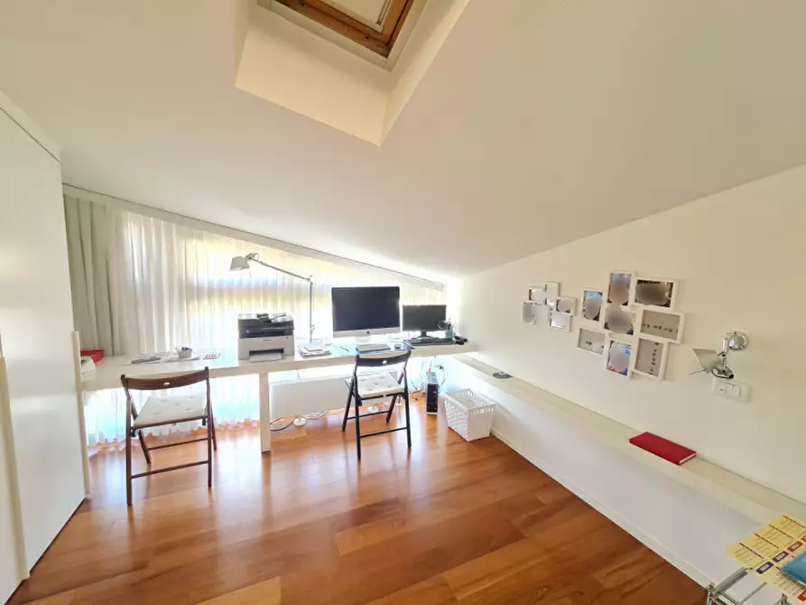 Immagine 49 di Attico in vendita  in via Alessandro Volta a Abano Terme