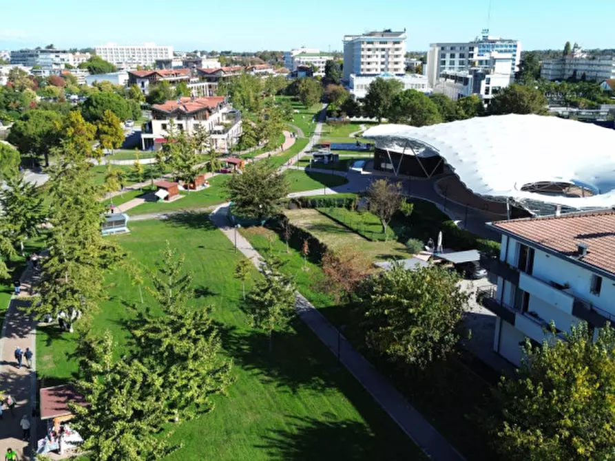 Immagine 63 di Attico in vendita  in via Alessandro Volta a Abano Terme