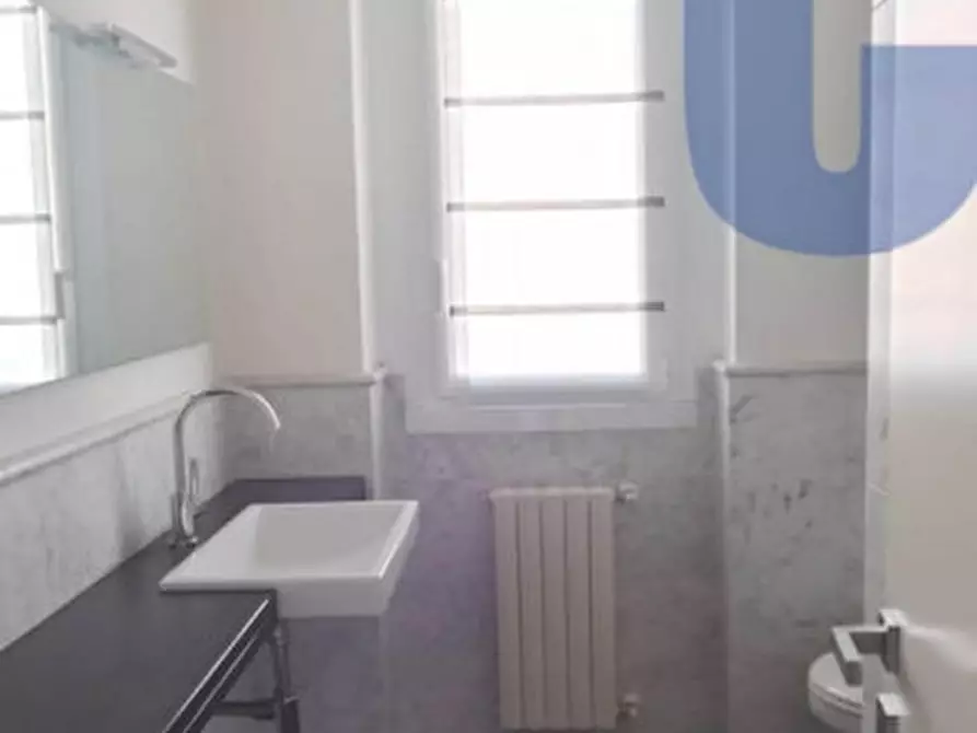 Immagine 18 di Ufficio in vendita  in VIA DONIZETTI GAETANO a Monza