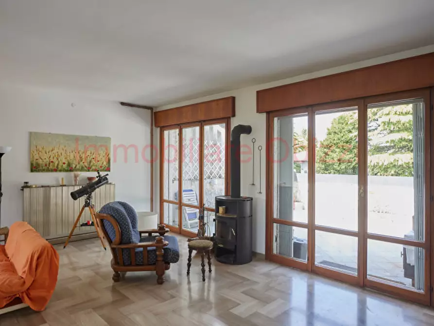 Immagine 3 di Villa in vendita  in Via Firenze a Selvazzano Dentro