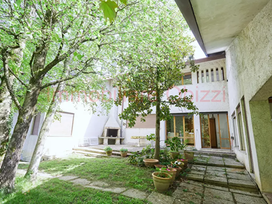 Immagine 21 di Villa in vendita  in Via Firenze a Selvazzano Dentro