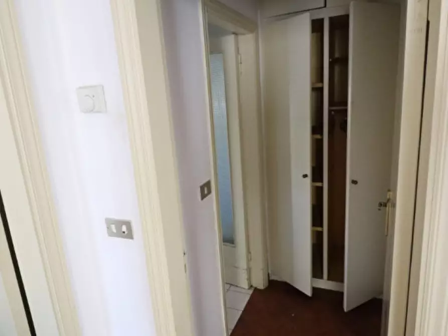 Immagine 11 di Appartamento in vendita  in Viale Armando Diaz a Montevarchi