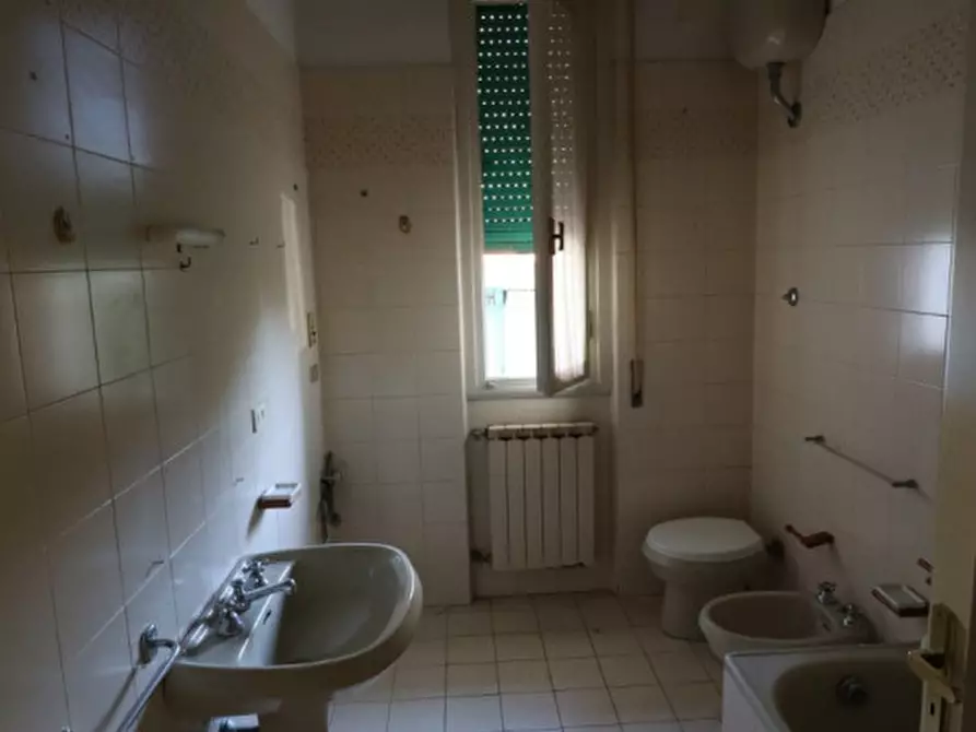 Immagine 12 di Appartamento in vendita  in Viale Armando Diaz a Montevarchi