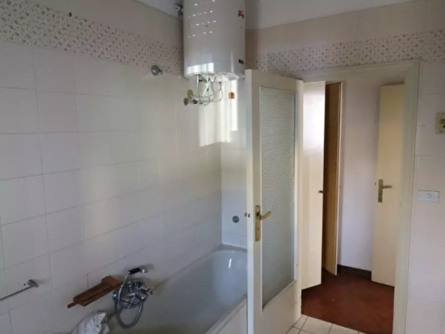 Immagine 13 di Appartamento in vendita  in Viale Armando Diaz a Montevarchi