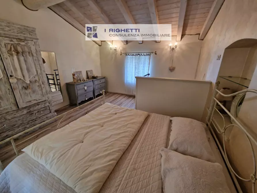 Immagine 10 di Villetta a schiera in vendita  in Loc. La Pozza a Torri Del Benaco