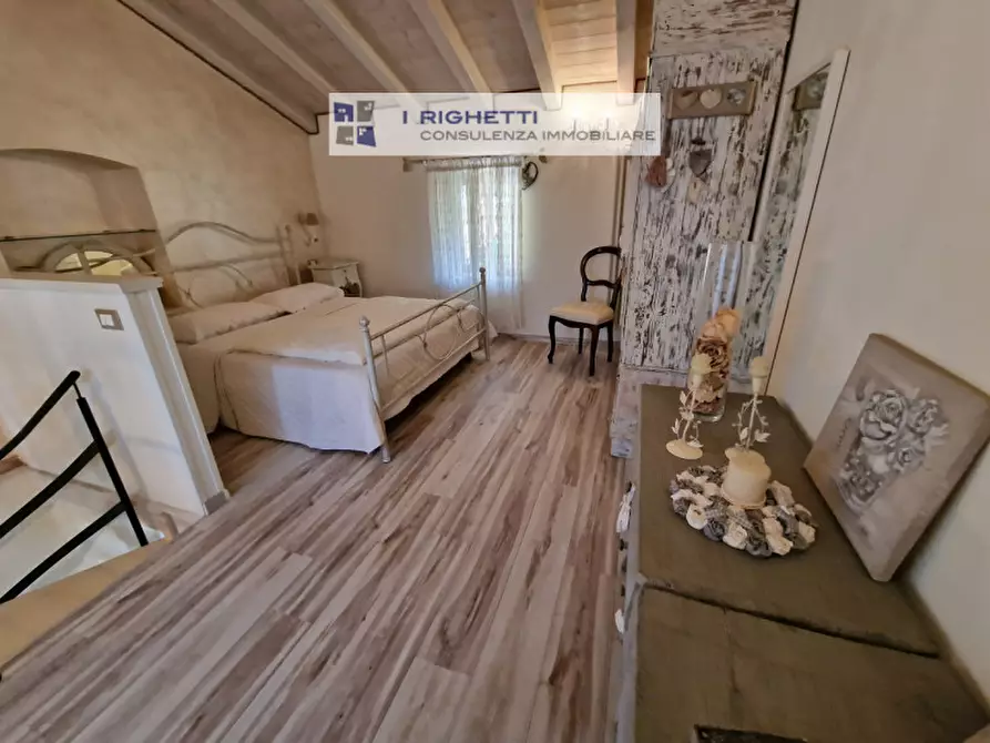 Immagine 12 di Villetta a schiera in vendita  in Loc. La Pozza a Torri Del Benaco