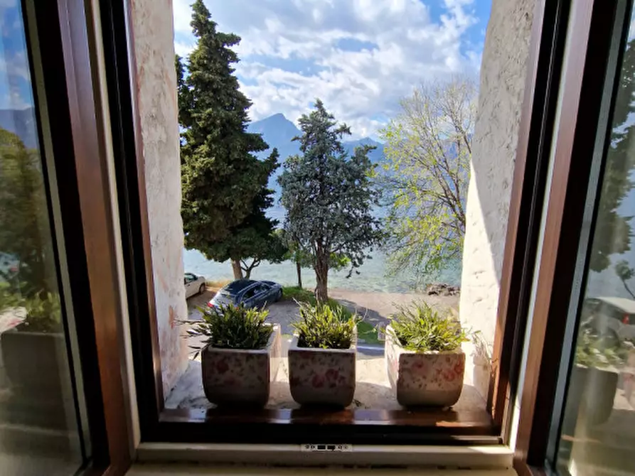 Immagine 13 di Villetta a schiera in vendita  in Loc. La Pozza a Torri Del Benaco