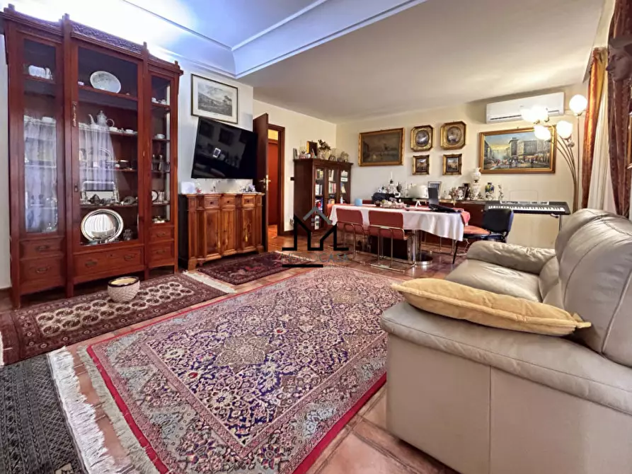 Immagine 12 di Appartamento in vendita  a Palermo