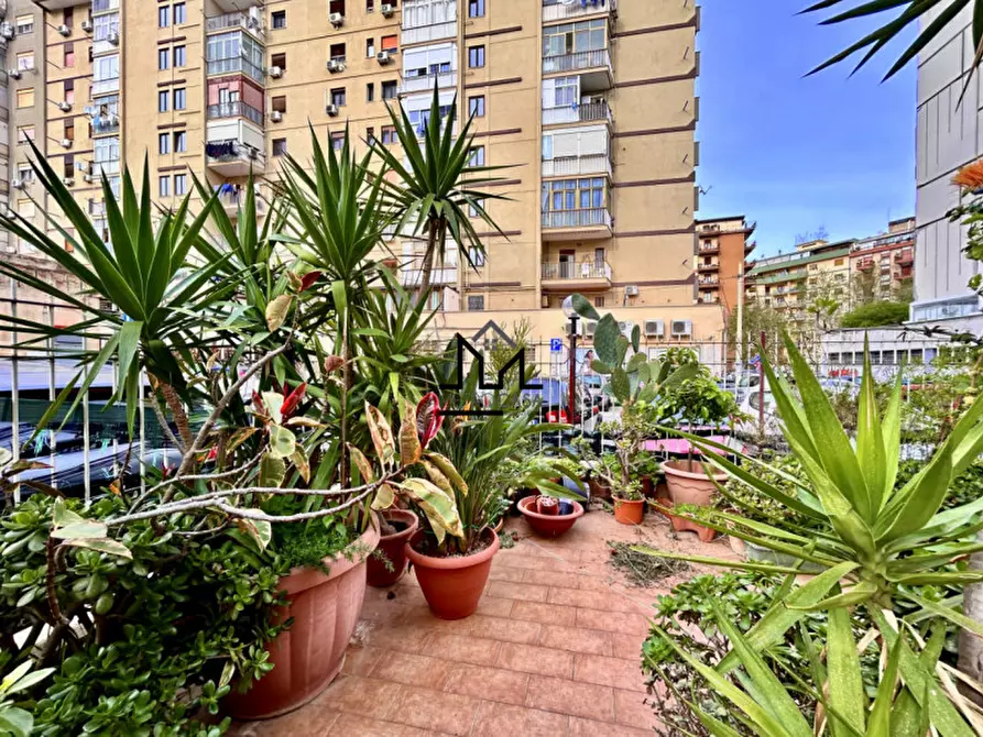 Immagine 45 di Appartamento in vendita  a Palermo