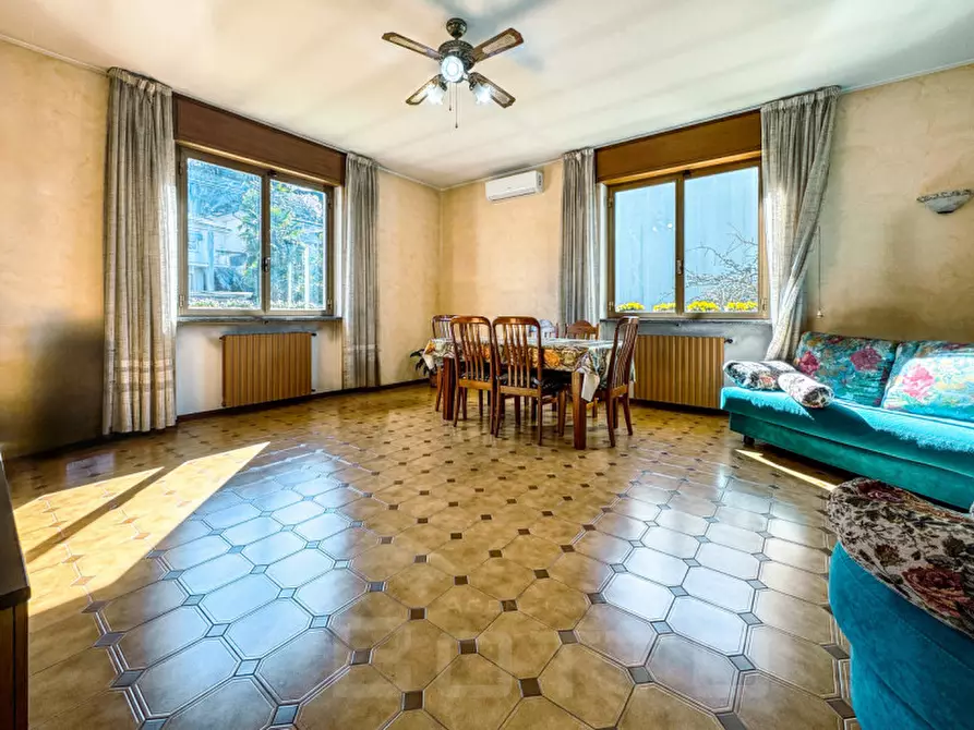 Immagine 5 di Casa bifamiliare in vendita  in via bescapè 26 a Borgomanero