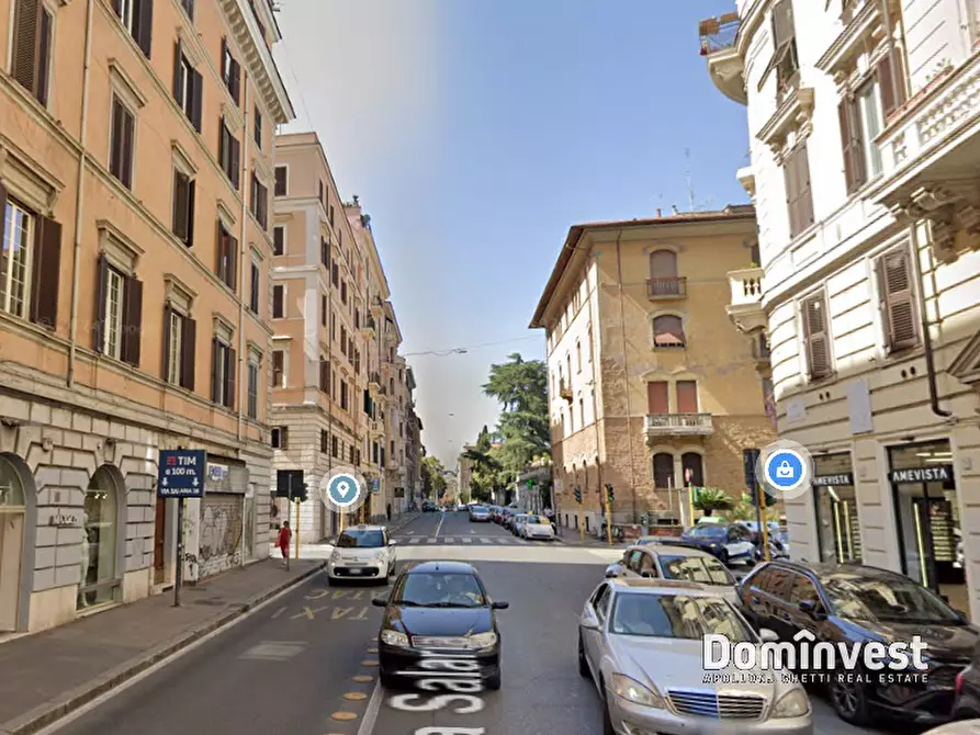 Immagine 2 di Negozio in affitto  in Via Salaria a Roma