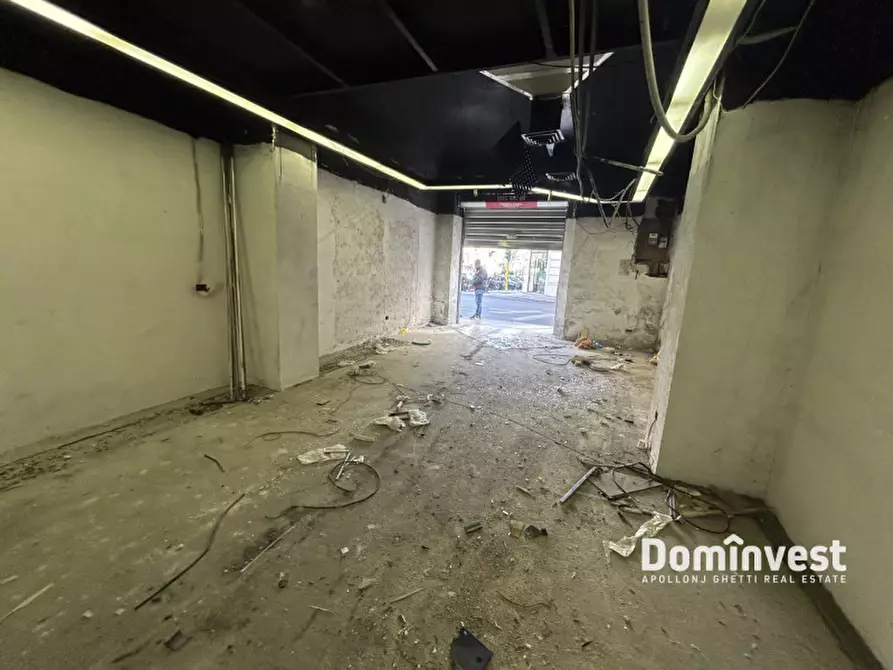 Immagine 5 di Negozio in affitto  in Via Salaria a Roma