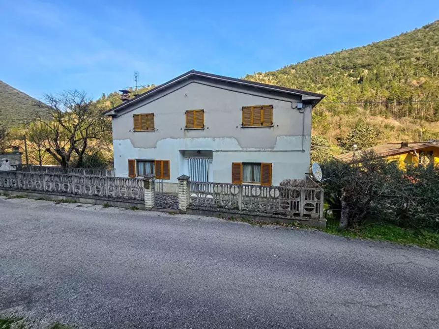 Immagine 1 di Casa indipendente in vendita  in Foci a Cagli