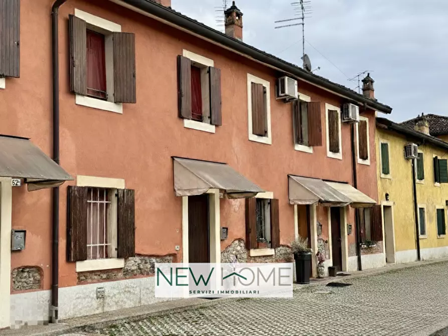 Immagine 1 di Villetta a schiera in affitto  in Via Contarina 50 a Verona