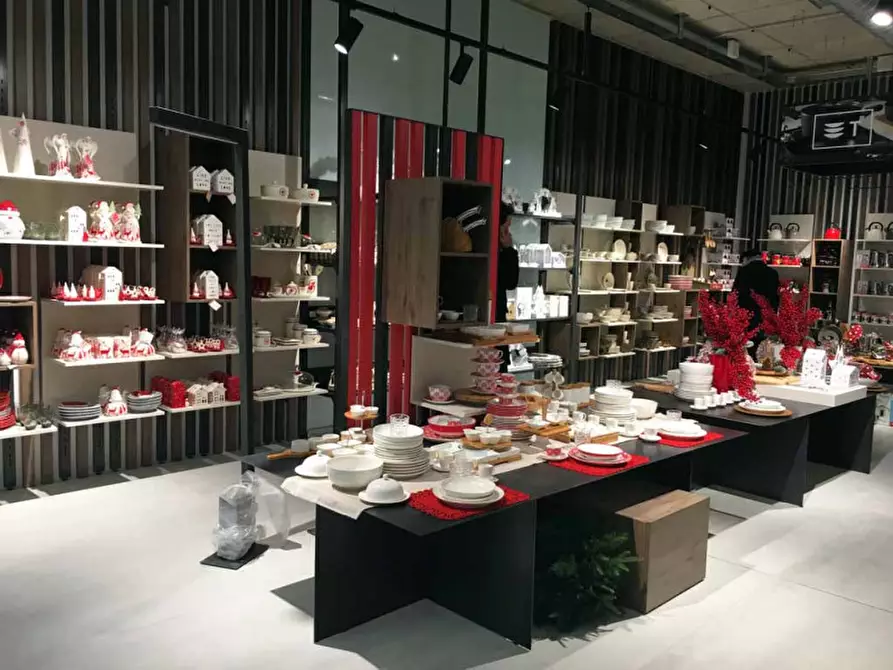 Immagine 3 di Negozio in affitto  a Mestrino