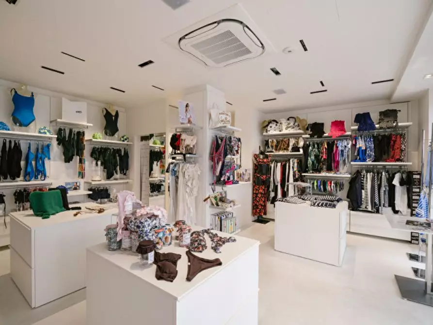 Immagine 4 di Negozio in affitto  a Mestrino