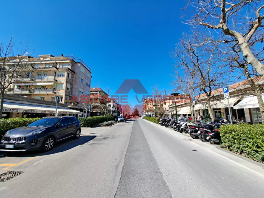Immagine 4 di Negozio in vendita  in Gran Viale Santa Maria Elisabetta a Venezia
