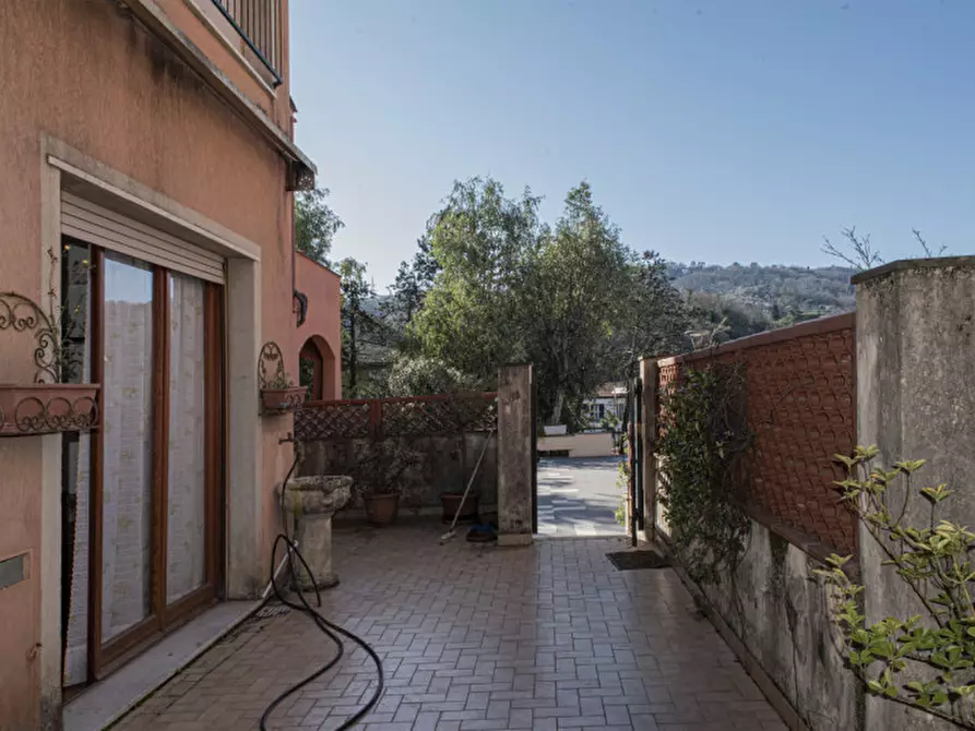 Immagine 4 di Appartamento in vendita  in Via Queirolo 5/2 a Rapallo