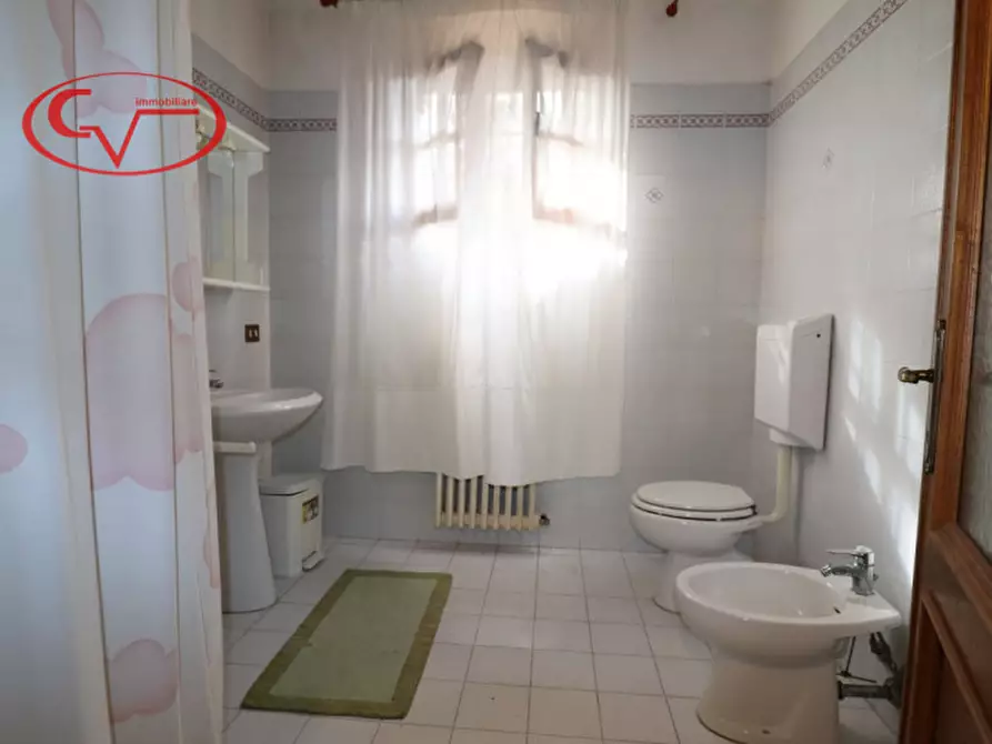 Immagine 38 di Villa in vendita  in via giuseppe giusti a Bucine