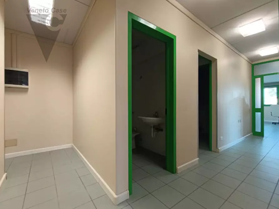 Immagine 8 di Ufficio in vendita  in Via Guglielmo Marconi a Ponte San Nicolò