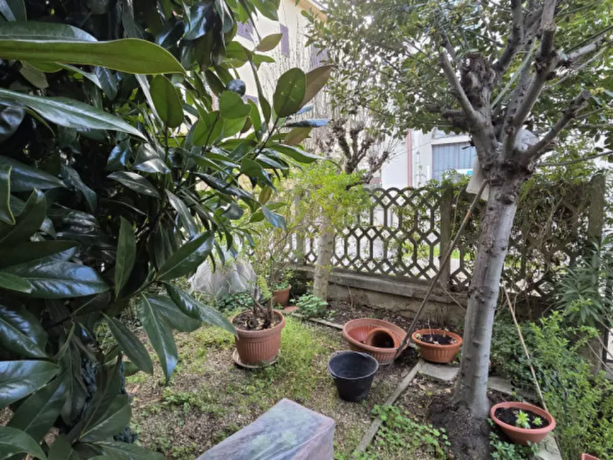 Immagine 45 di Casa bifamiliare in vendita  in Via Castruccio Castracane a Lastra A Signa