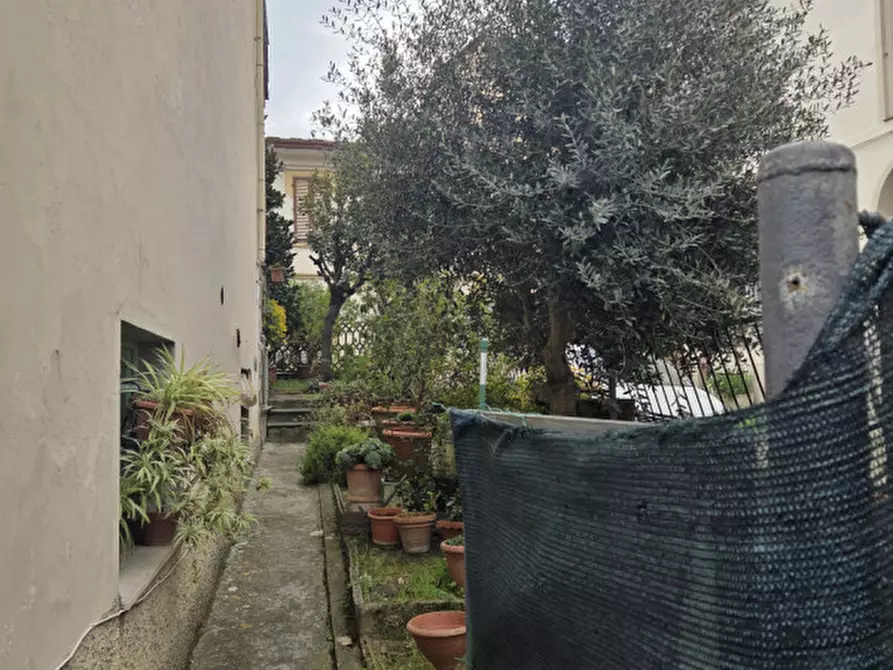 Immagine 59 di Casa bifamiliare in vendita  in Via Castruccio Castracane a Lastra A Signa