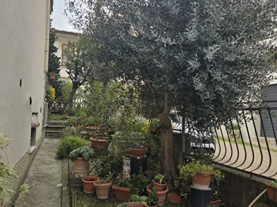 Immagine 60 di Casa bifamiliare in vendita  in Via Castruccio Castracane a Lastra A Signa