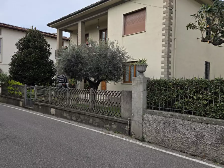 Immagine 64 di Casa bifamiliare in vendita  in Via Castruccio Castracane a Lastra A Signa