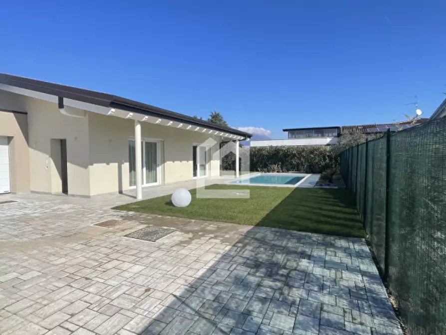 Immagine 4 di Villa in vendita  in corso europa a Manerba Del Garda