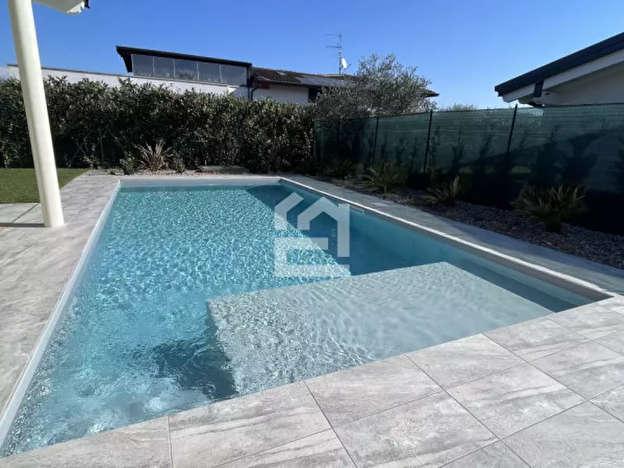 Immagine 5 di Villa in vendita  in corso europa a Manerba Del Garda