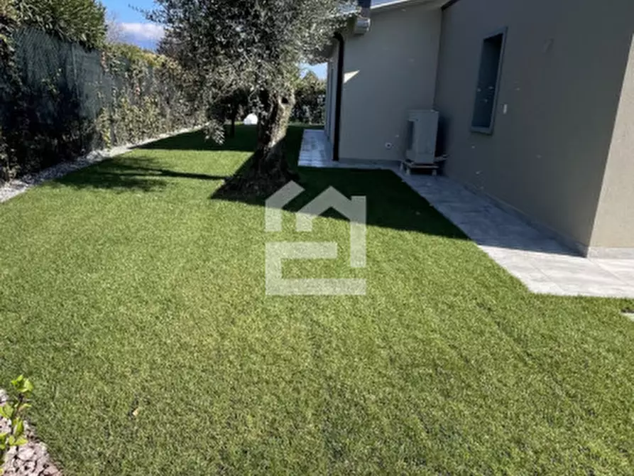 Immagine 6 di Villa in vendita  in corso europa a Manerba Del Garda