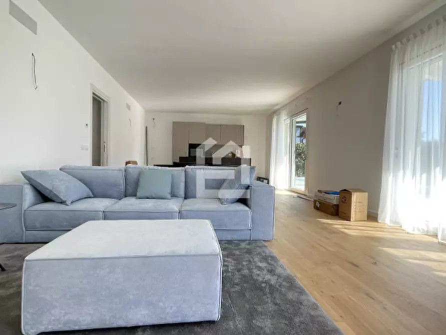 Immagine 7 di Villa in vendita  in corso europa a Manerba Del Garda