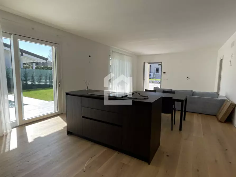 Immagine 9 di Villa in vendita  in corso europa a Manerba Del Garda