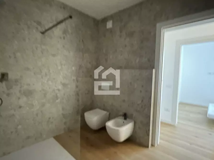 Immagine 12 di Villa in vendita  in corso europa a Manerba Del Garda