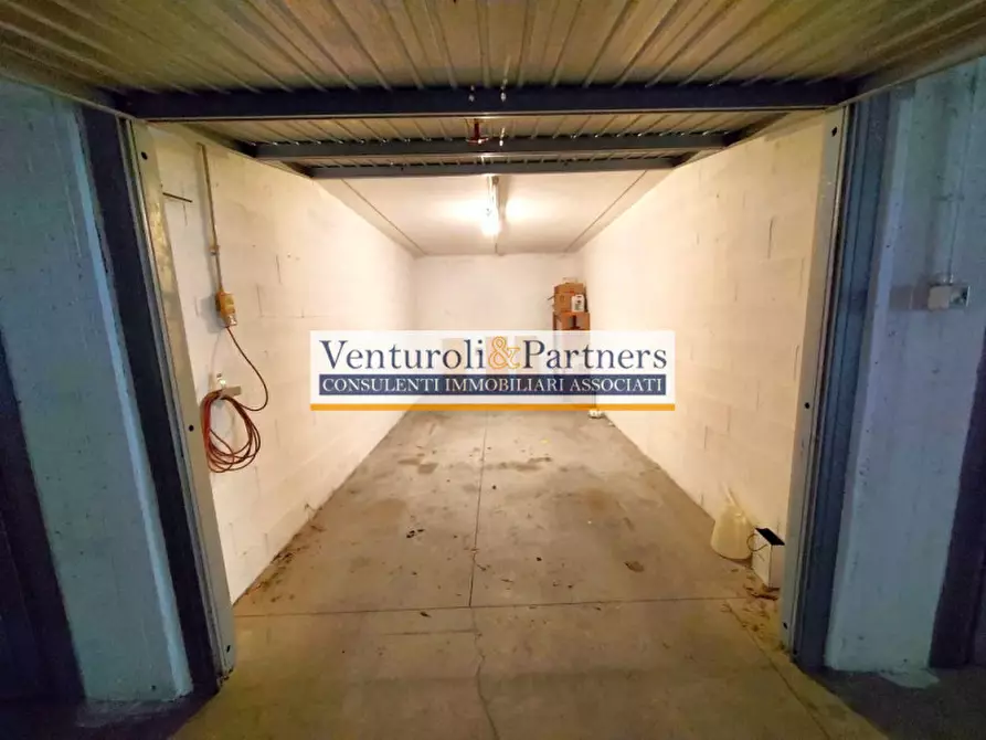 Immagine 1 di Garage in affitto  in via aldo moro a Brescia