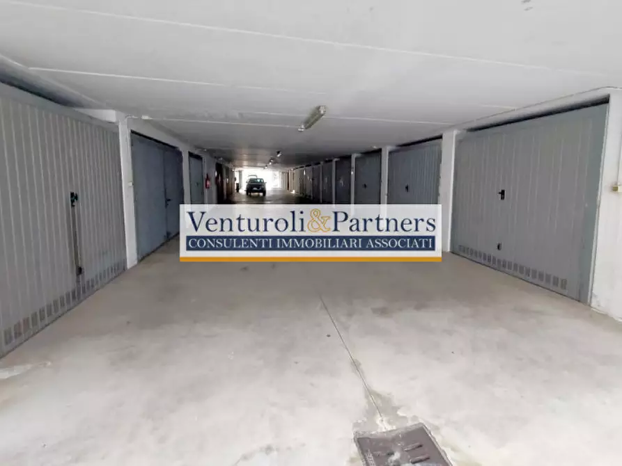 Immagine 3 di Garage in affitto  in via aldo moro a Brescia