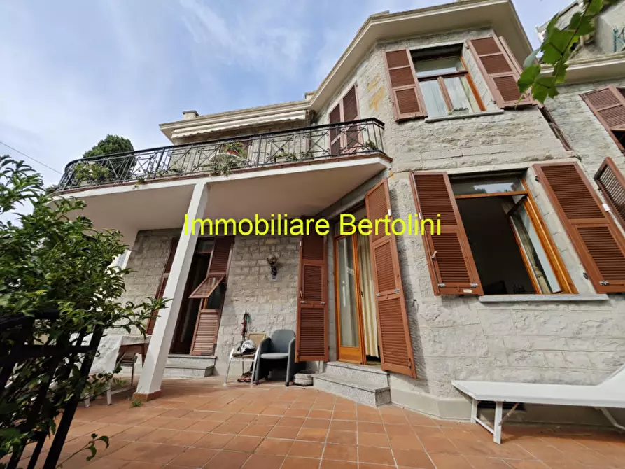 Immagine 1 di Casa bifamiliare in vendita  in VIA ROMANA a Bordighera