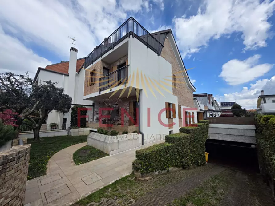 Immagine 4 di Casa indipendente in vendita  in via monte solder a Montebelluna