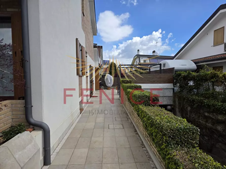 Immagine 8 di Casa indipendente in vendita  in via monte solder a Montebelluna