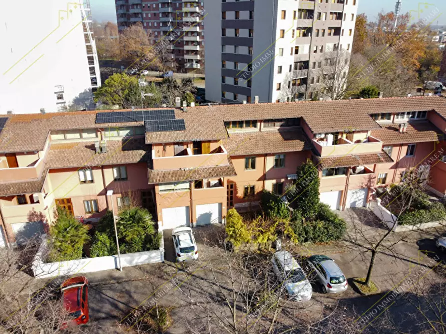 Immagine 60 di Villetta a schiera in vendita  in Via Repubblica di Montefiorino 64 a Modena