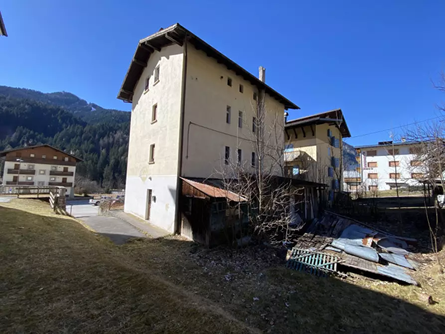 Immagine 4 di Casa indipendente in vendita  in Piazza Regina Pacis,1 a Auronzo Di Cadore