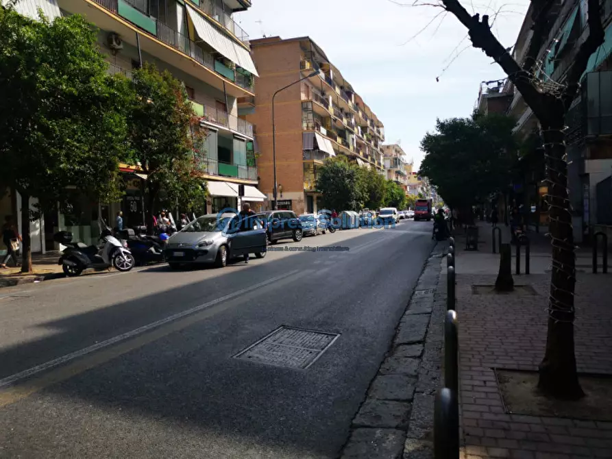 Immagine 8 di Negozio in vendita  in Via dell'Epomeo a Napoli