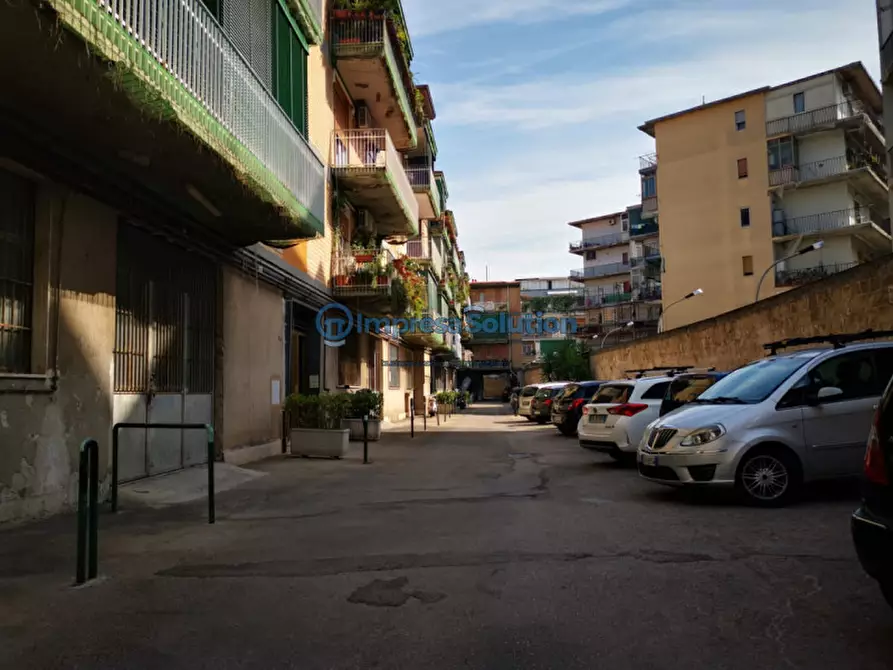 Immagine 12 di Negozio in vendita  in Via dell'Epomeo a Napoli