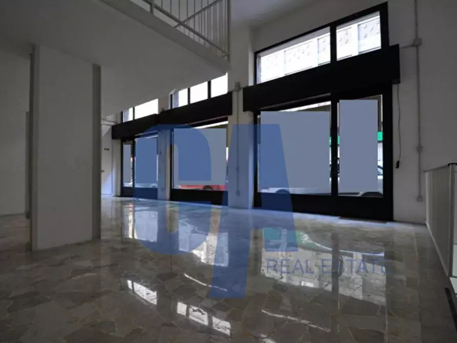 Immagine 5 di Attività commerciale in affitto  in VIA TORINO a Milano