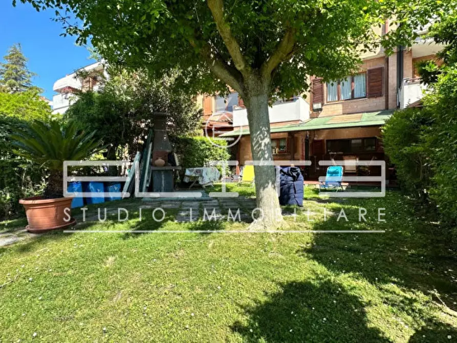 Immagine 2 di Villetta a schiera in vendita  in VIA BRECCE BIANCHE a Ancona