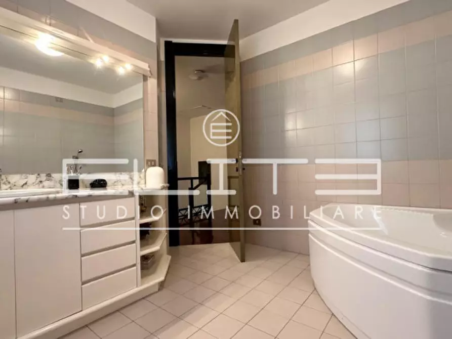 Immagine 8 di Villetta a schiera in vendita  in VIA BRECCE BIANCHE a Ancona