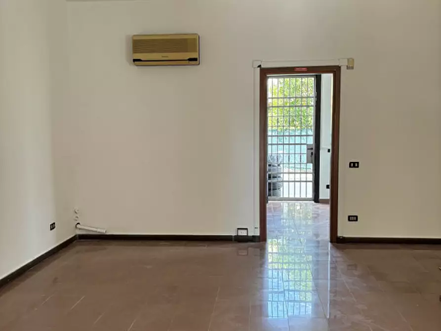 Immagine 3 di Negozio in vendita  a Albignasego