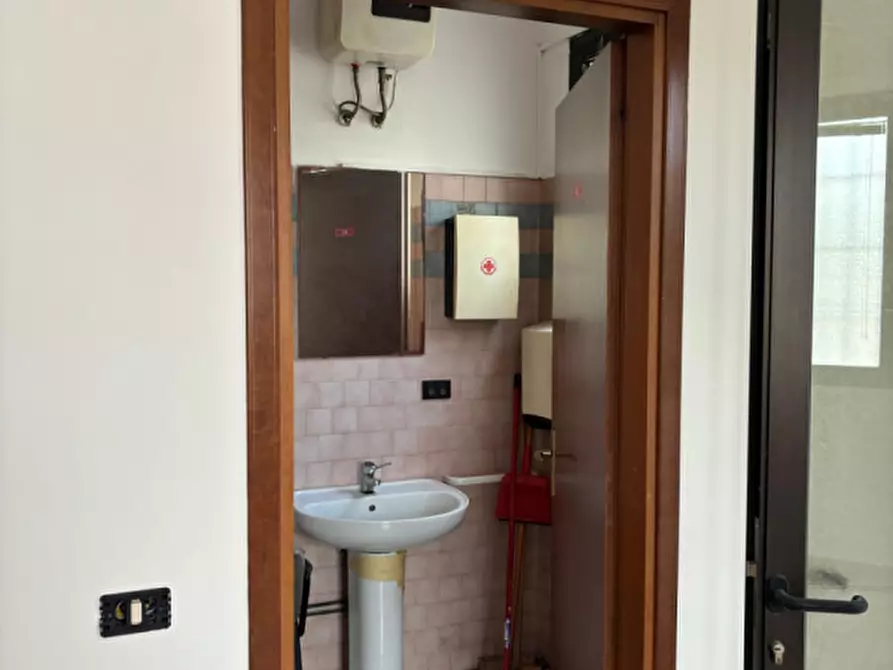 Immagine 4 di Negozio in vendita  a Albignasego